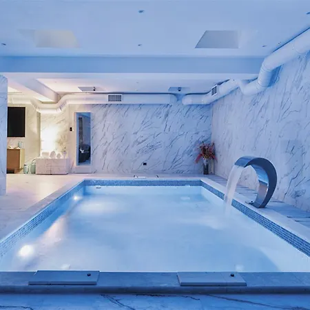 Meltemi Pool 10 Guests 4 Bedrooms